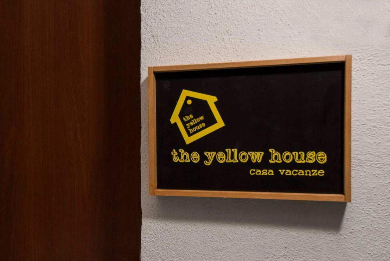 The Yellow House Рим Екстериор снимка